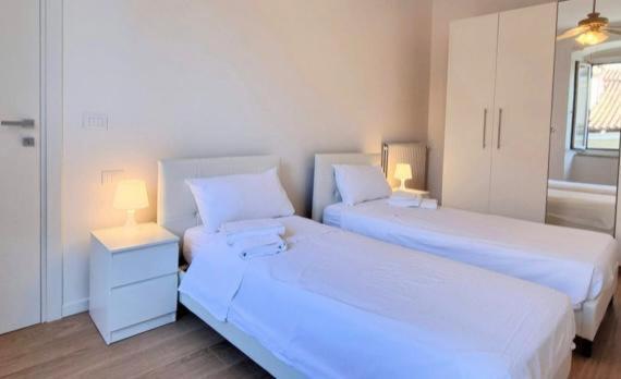 Adriana Apartment ตรีเอสเต ภายนอก รูปภาพ